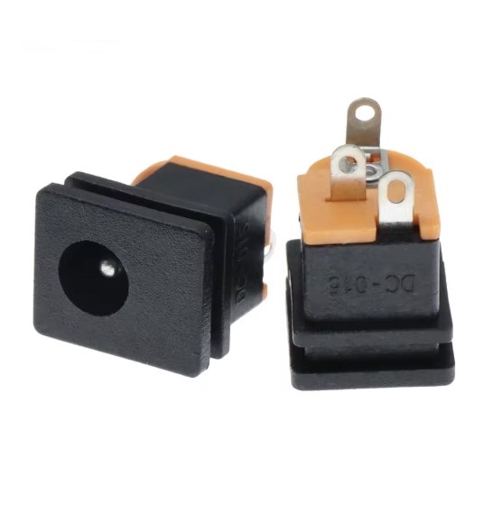 Ficha DC Jack 5.5x2.5mm Chassi 13x15mm